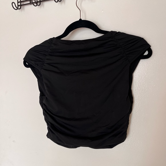 Black ruched crop top - Picture 3 of 4